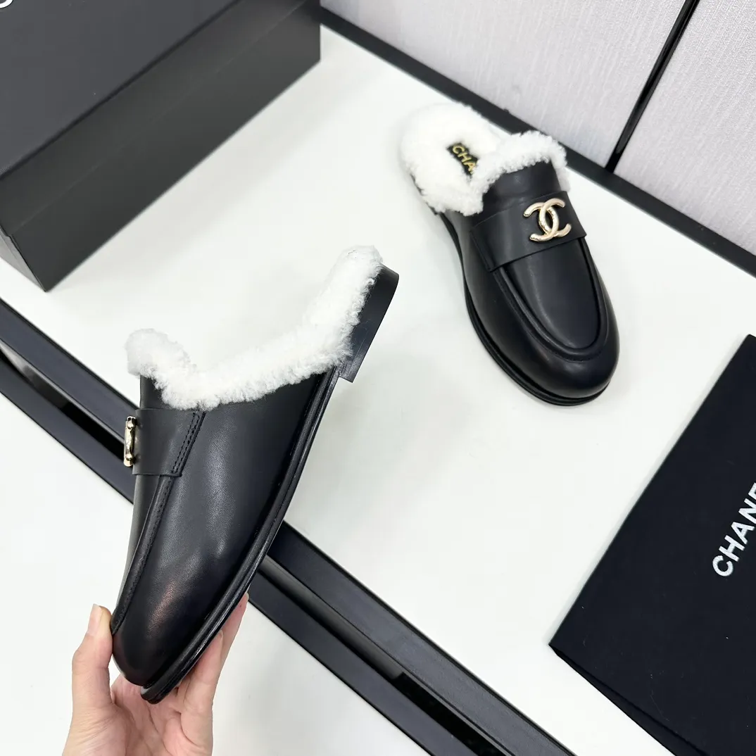 👟👟Ex-factory price 600👟👟Chanel 24K new furry loafers and Teddy furry shoes for autumn and winter. Very comfortable. Maillard brown is still very suitable for autumn and winter~ Suede upper, fur lining integrated, leather outsole Size: 35-39, other sizes are customized